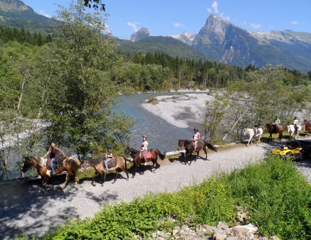 Paysages et sortie equestre dans le 74